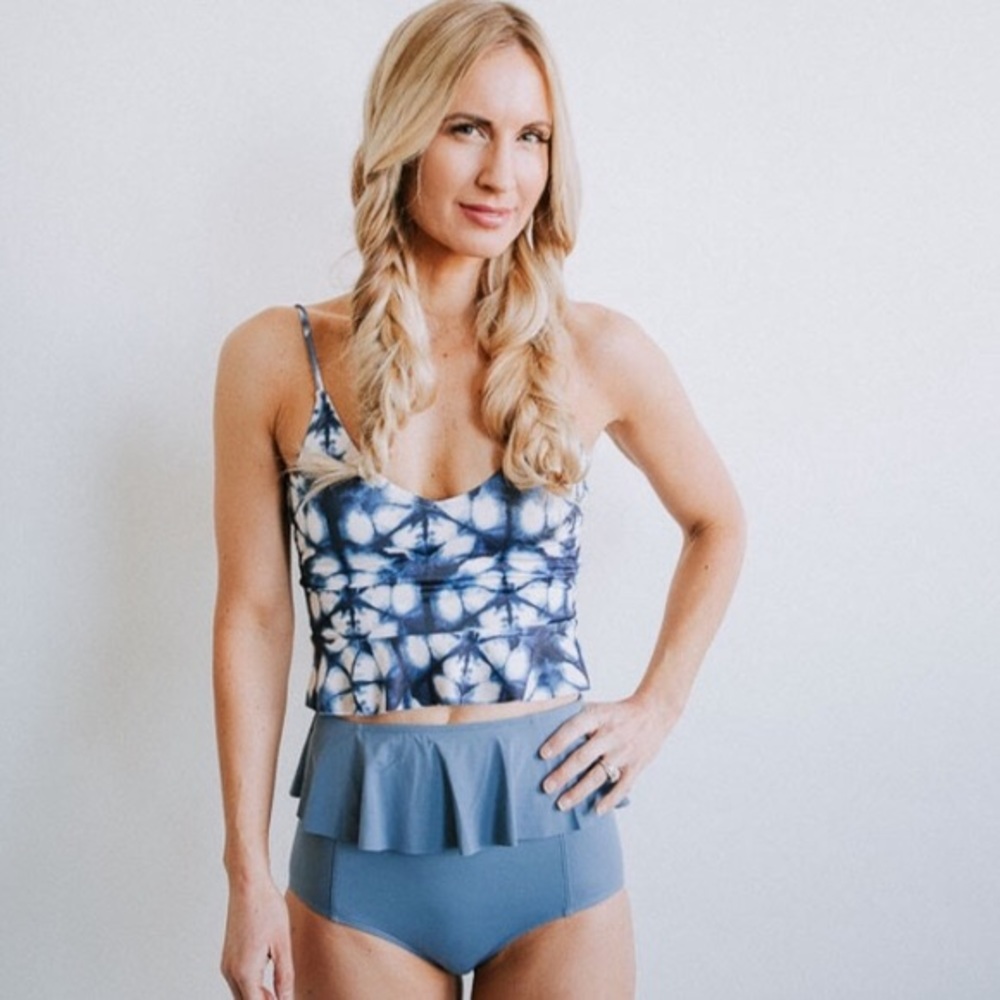 Like New Kortni Jeane Scoop Back Top
